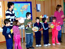 El CIL de Íscar enseña a los más pequeños cómo se vive la Navidad en los distintos países del mundo