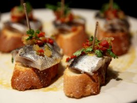 Un vallisoletano y un burgalés llevan el sabor de lo español hasta Taiwan abriendo allí el primer bar de tapas