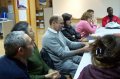 La mesa redonda sobre la matanza del cerdo organizada por el CIL de Íscar congrega a 14 usuarios del Centro procedentes de Bulgaria, Rumania, Sierra Leona y España