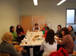 Mujeres de siete nacionalidades comparten inquietudes en el CIL de Santa Marta de Tormes